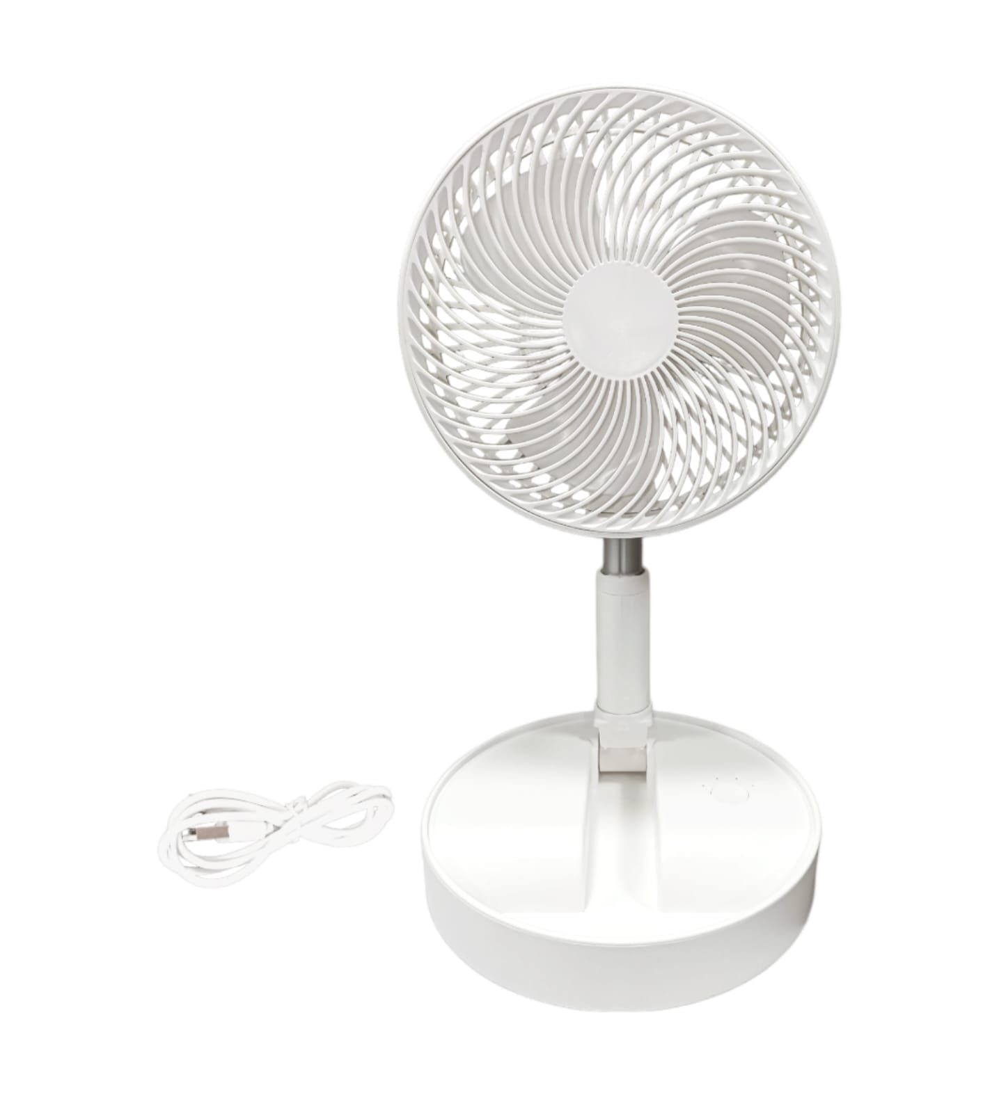 Ventilador plegable portátil con batería y control remoto en escritorio moderno